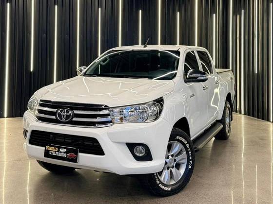 TOYOTA HILUX 2.8 STD 4X4 CD 16V DIESEL 4P MANUAL